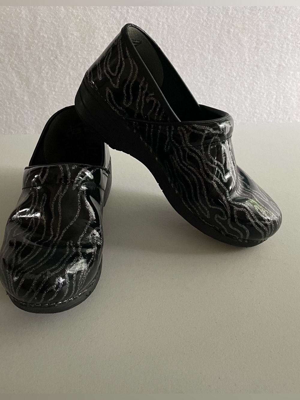 Dansko XP 2.0 Patent Glitter Waves Clogs - Size Women's US 11.5 -12 (EU 42)